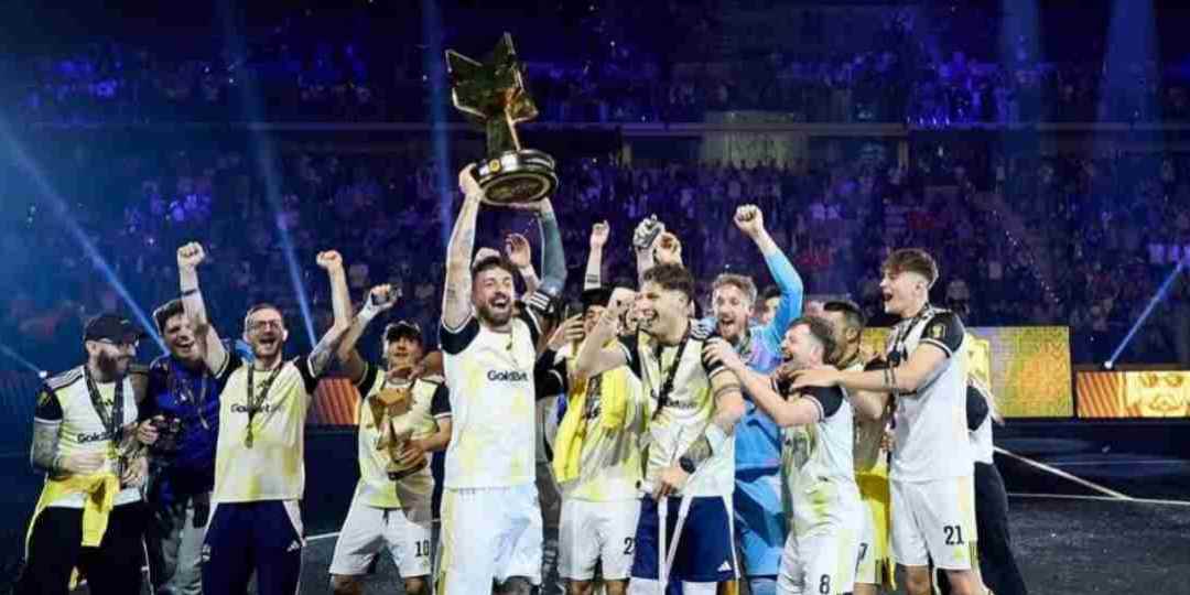 Tutto lo spettacolo della Kings League all'Inalpi Arena di Torino