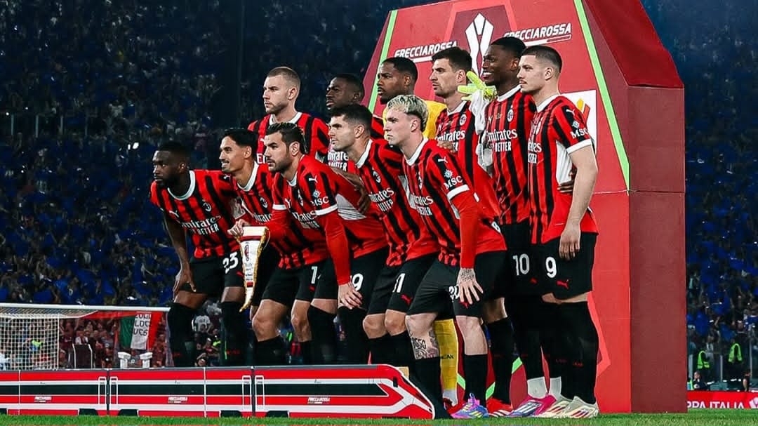 Milan, clima surreale, clamorosa contestazione dei tifosi rossoneri