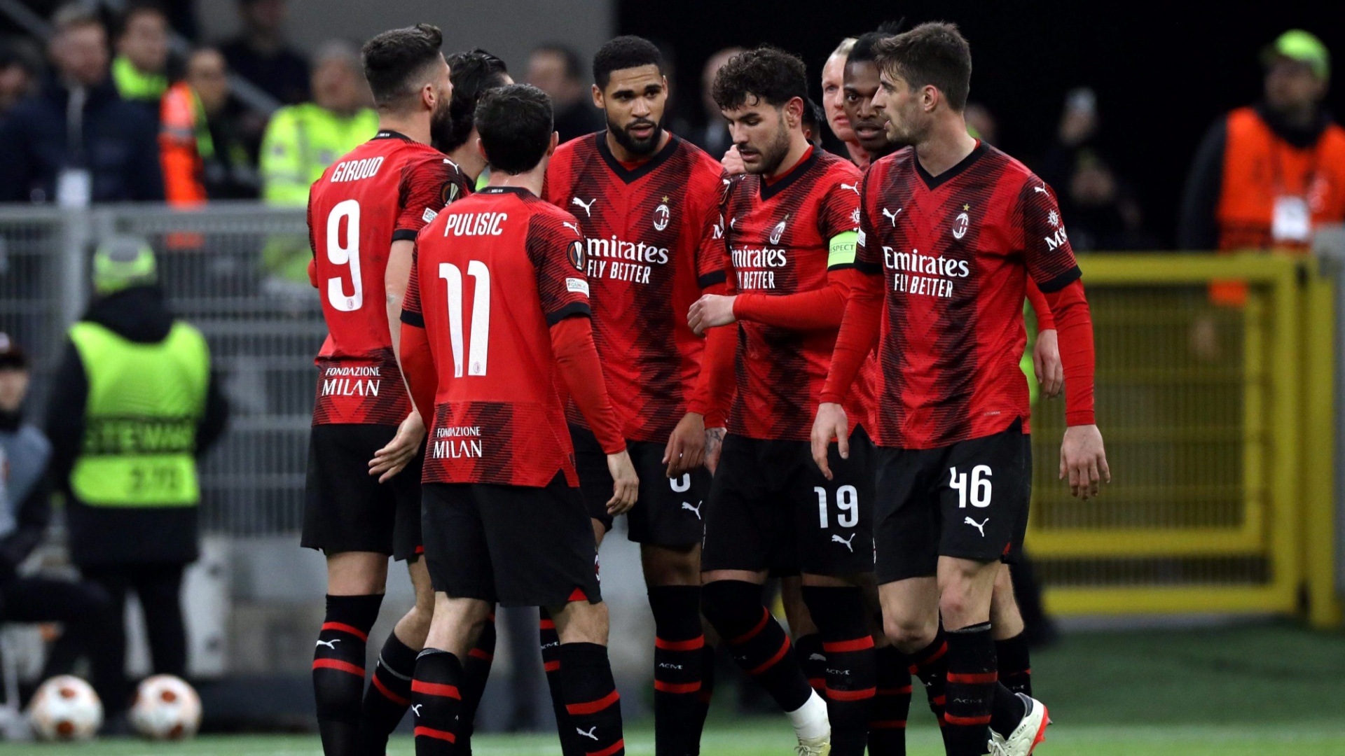 Milan ecco Estupinan