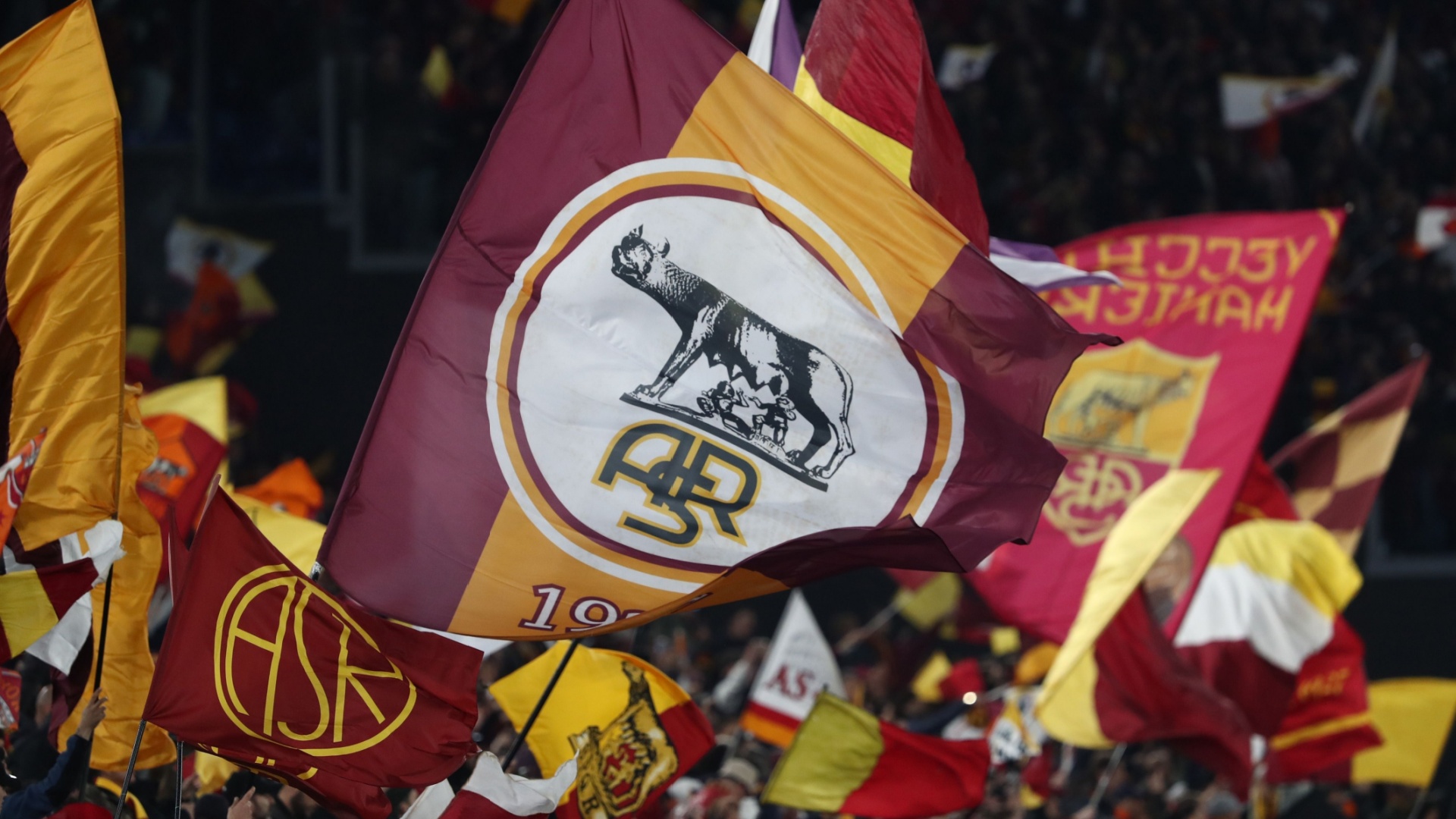 La Roma batte il Midtjylland per 2-1.
