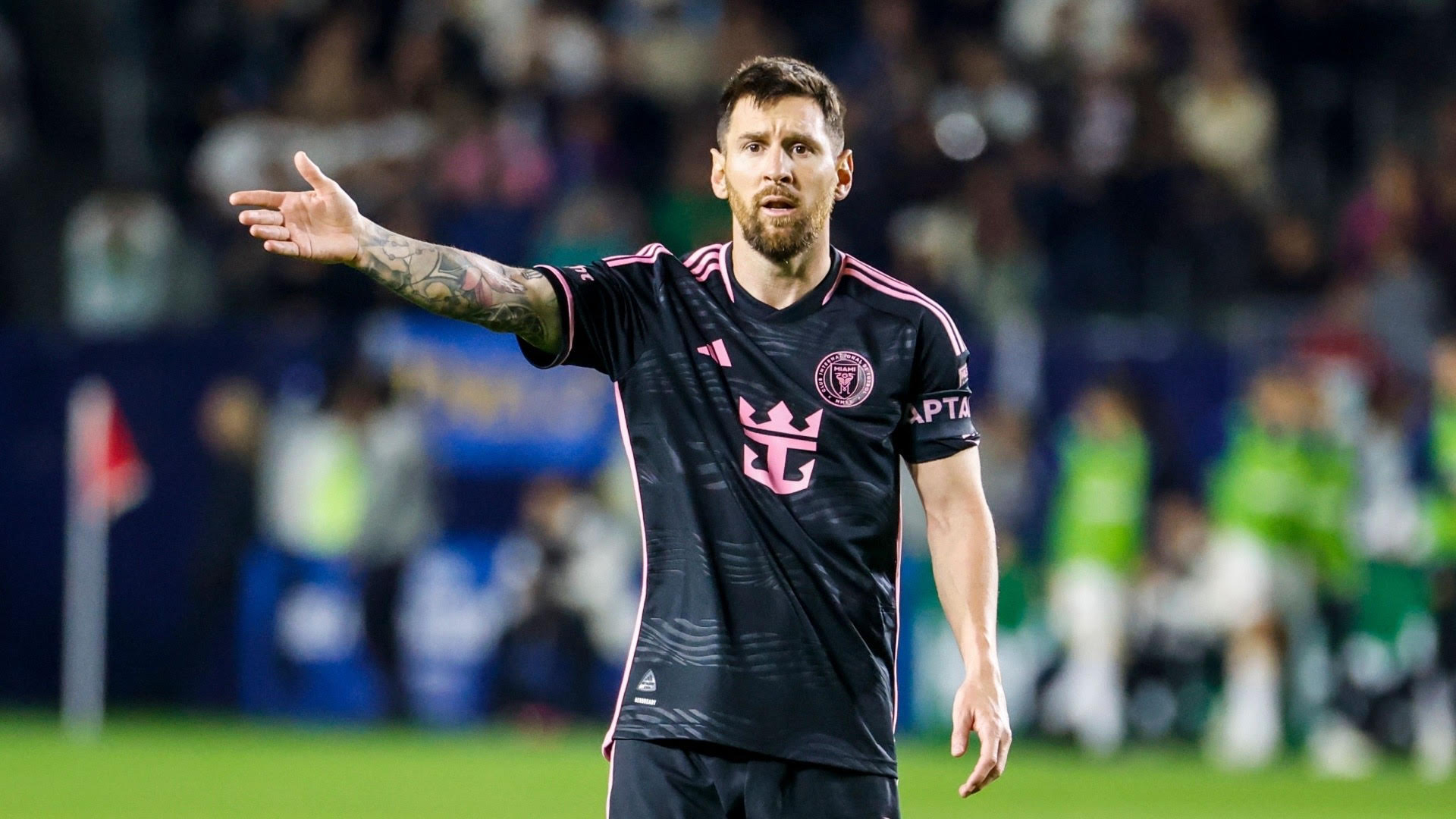 Messi, l'Inter Miami vende il terreno calcato dalla pulce